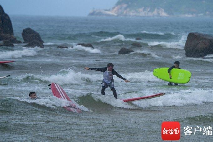 大摩:予恒隆地产目标价13.5港元 评级“增持”